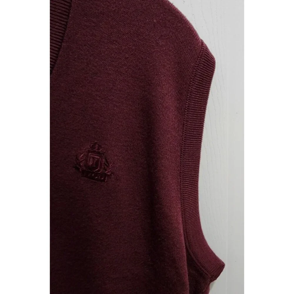 Vtg Izod Mens V-Neck Pullover‎ Sleeveless Sweater Vest Golf Red Maroon USA Sz M